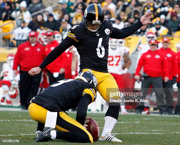 Shaun Suisham of the Pittsburgh Steelers plays against the Kansas City Chiefs on December 21, 2014 at Heinz Field in Pittsburgh, Pennsylvania.