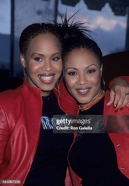 Gospel duo Mary Mary attend the 15th Annual Soul Train Music Awards on February 28, 2001 at the Shrine Auditorium in Los Angeles, California.