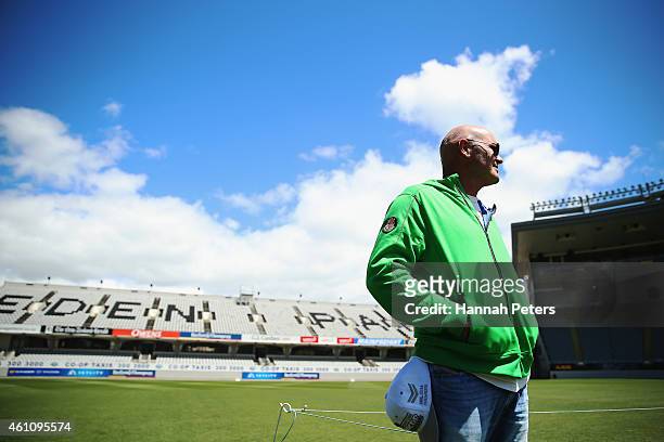 Former New Zealand cricketer Martin Crowe walks out onto Eden Park on January 7, 2015 in Auckland, New Zealand. Crowe is currently suffering an...