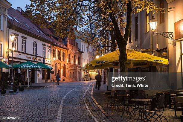 street in early morning, vilnius, lithuania - vilnius stock pictures, royalty-free photos & images