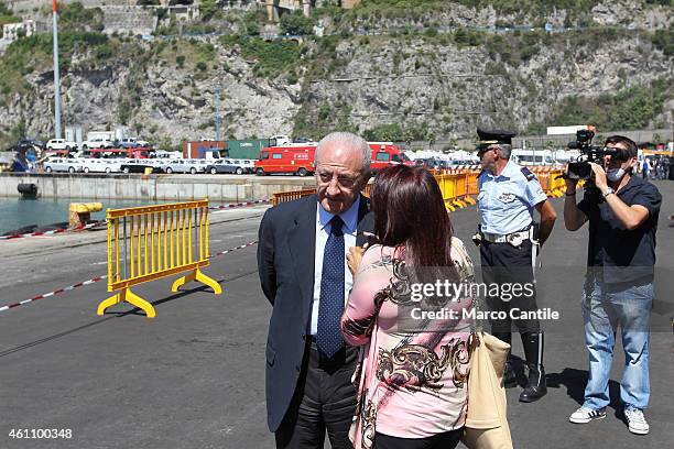 Operation "Mare Nostrum", 1044 immigrants from North Africa via Sicily who landed at the port of Salerno. Here the mayor of Salerno, Vincenzo De...