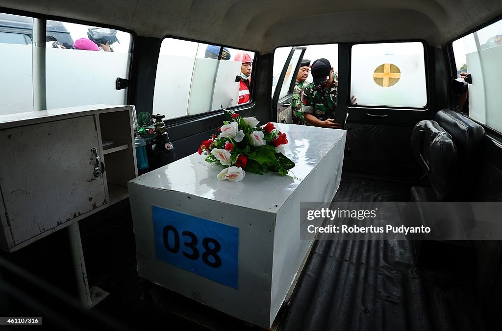 Recovery Operation Continues For AirAsia QZ8501 Wreckage