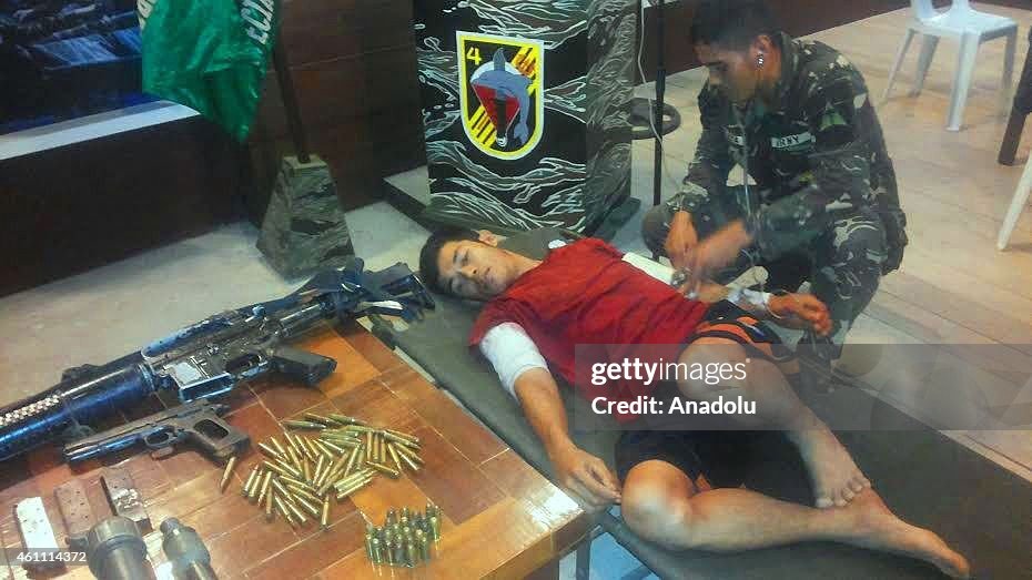 Philippine troops wound Abu Sayyaf leader in arrest