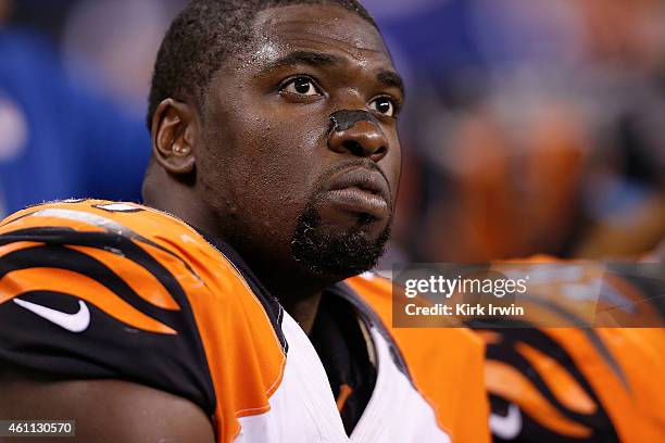 Robert Geathers of the Cincinnati Bengals sits on the sideline as the Cincinnati Bengals are defeated by the Indianapolis Colts 26-10 on January 4,...