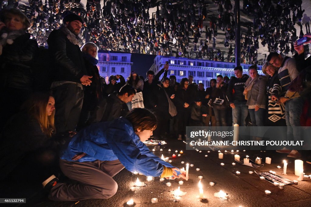 FRANCE-ATTACKS-MEDIA-DEMO