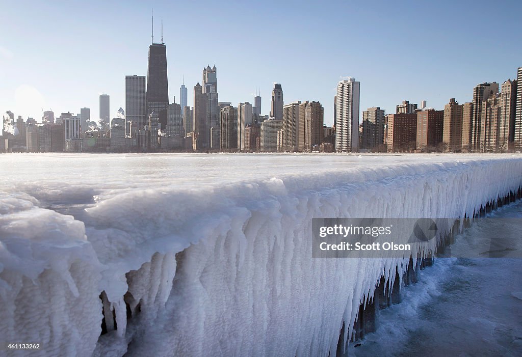 Temperatures Drop Near Zero Degrees In Chicago