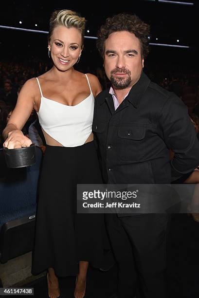 Actors Kaley Cuoco-Sweeting and Johnny Galecki attend The 41st Annual People's Choice Awards at Nokia Theatre LA Live on January 7, 2015 in Los...