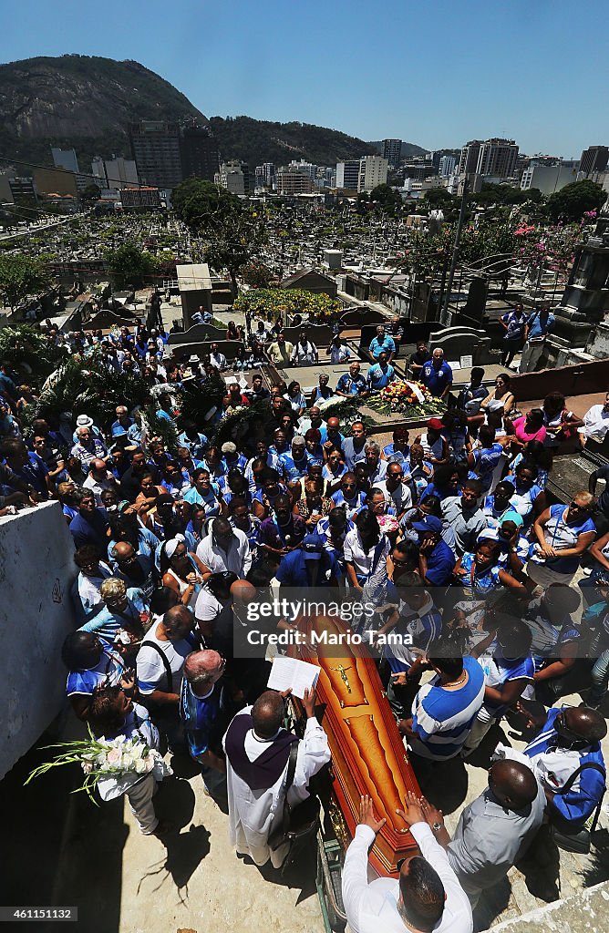 Mourners Attend Funeral of Carnival Icon in Rio