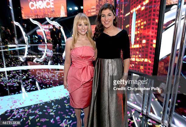Actors Melissa Rauch and Mayim Bialik attend The 41st Annual People's Choice Awards at Nokia Theatre LA Live on January 7, 2015 in Los Angeles,...