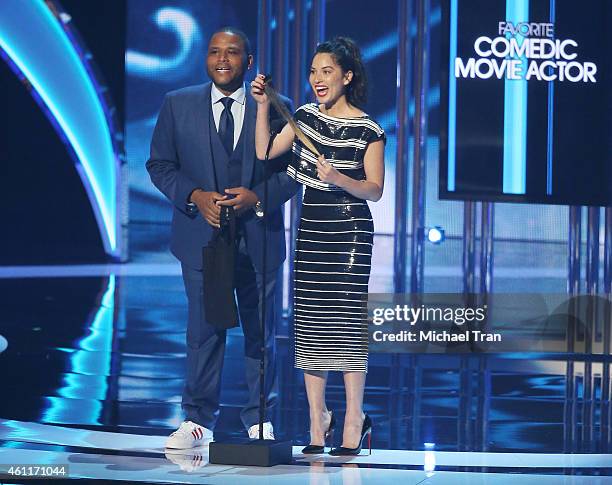 Anthony Anderson and Olivia Munn speak onstage during The 41st Annual People's Choice Awards held at Nokia Theatre L.A. Live on January 7, 2015 in...