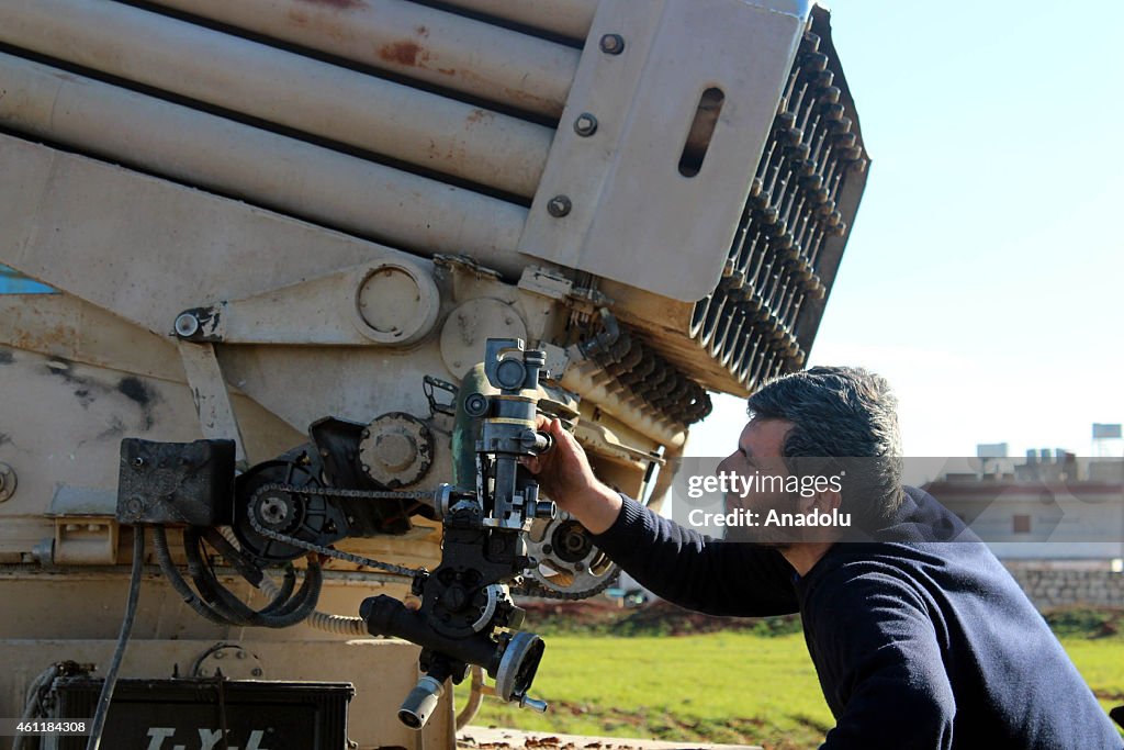 Damascus Front members attack Assad regime forces