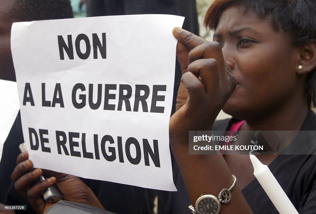 TOGO-FRANCE-ATTACKS-MEDIA-TRIBUTE