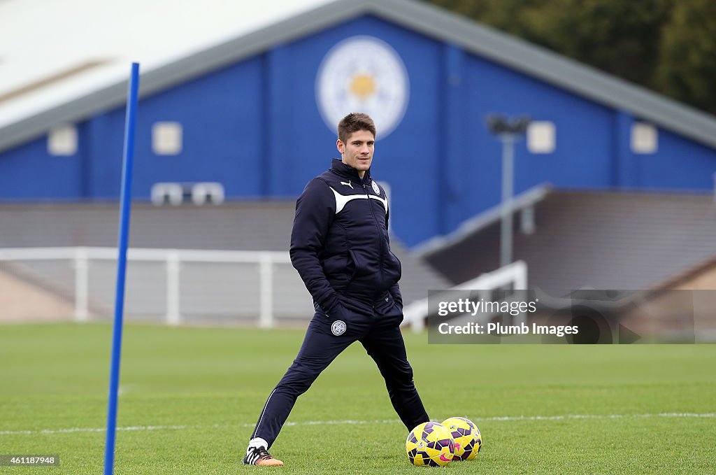 Andrej Kramaric Arrives at Leicester City