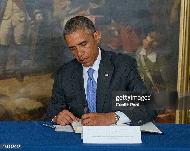 Obama Fansign Signs Of Obama Photos and Premium High Res Pictures - Getty Images