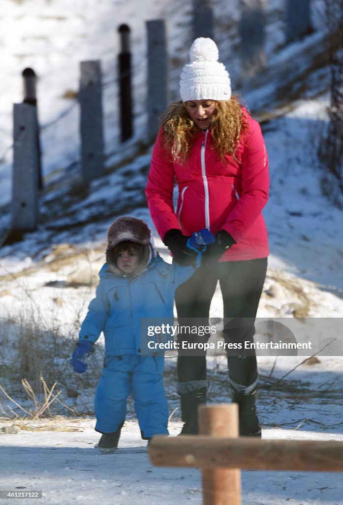 Shakira and Family Sighting In Girona - December 30, 2014