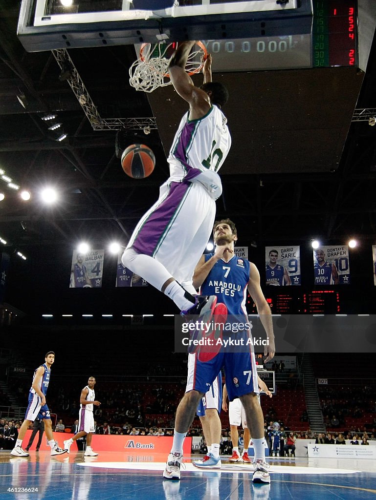 Anadolu Efes Istanbul v Unicaja Malaga - Turkish Airlines Euroleague Top 16
