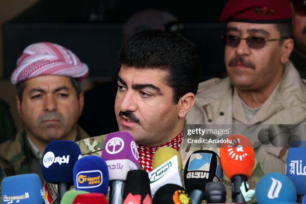 Iraqi officials pay a visiting to Kurdish Peshmerga in Arbil