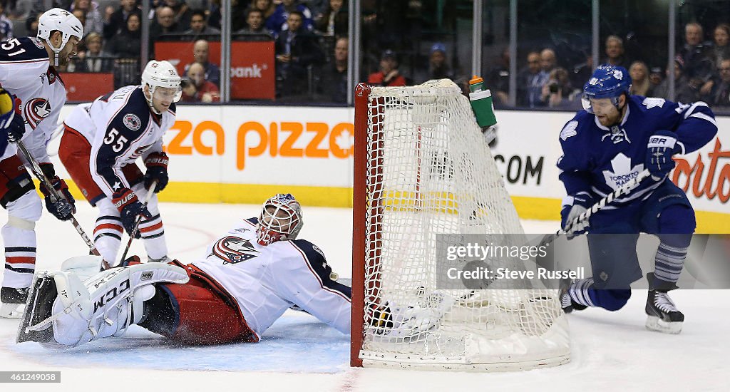 Toronto Maple Leafs play the Columbus Blue Jackets