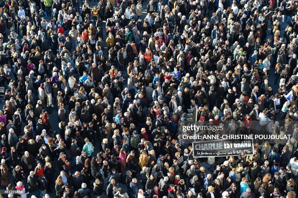 TOPSHOT-FRANCE-ATTACKS-MEDIA-CHARLIE-HEBDO-DEMO