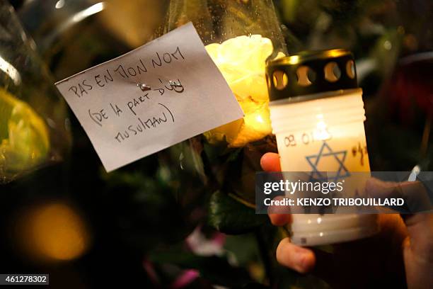 Stapled Note 467 Stapled Note Stock Photos, High-Res Pictures, and Images - Getty Images