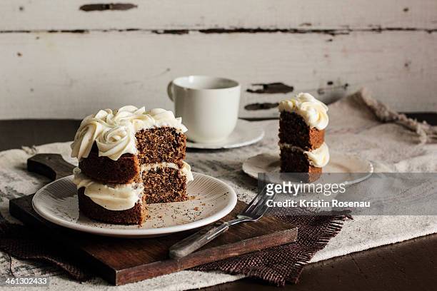 black tea cake with honey buttercream - fargo north dakota bildbanksfoton och bilder