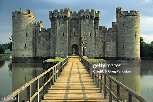 bodiam castle - england - moat 個照片及圖片檔
