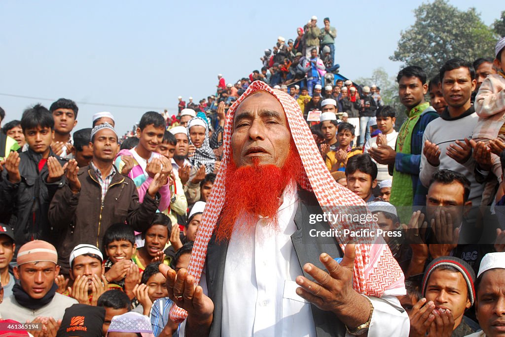 Muslim devotees  participate in  the last day Biswa Ijtema...