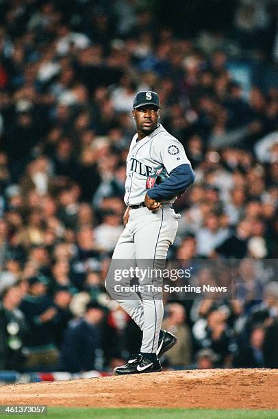 Arthur Rhodes of the Seattle Mariners pitches during Game Two of the American League Championship Series against the New York Yankees on October 11,...