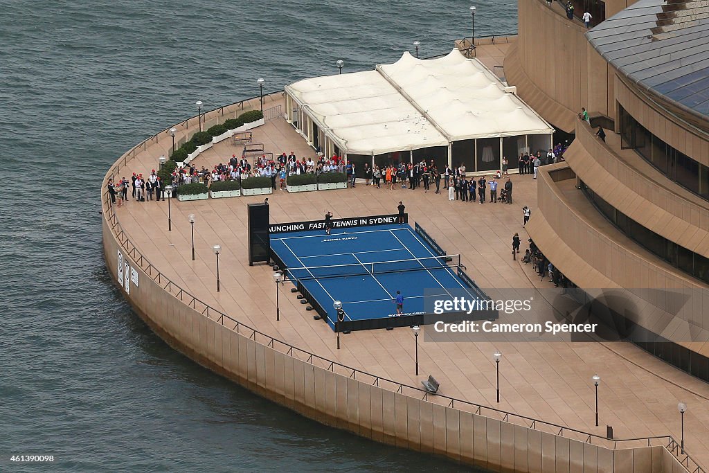 Roger Federer Arrives In Sydney