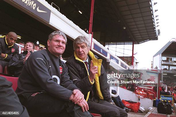 Pat Rice Assistant Manager 653 Arsenal Pat Rice Stock Photos, High-Res Pictures, and Images ...