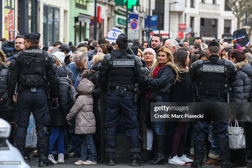 Tributes And Reaction To Paris Terror Attacks After Gunmen Kill 17 People