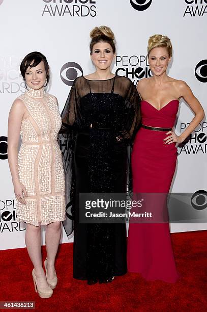 Actresses Ashley Rickards, Molly Tarlov and Desi Lydic attend The 40th Annual People's Choice Awards at Nokia Theatre L.A. Live on January 8, 2014 in...
