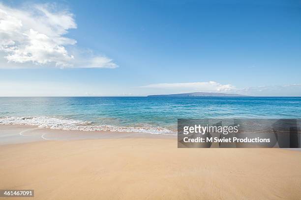 perfect beach - makena beach stock pictures, royalty-free photos & images