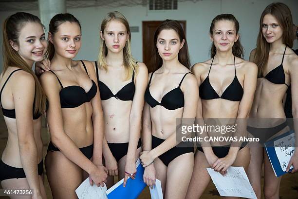 595 Teenagers In Bras Stock Photos, High-Res Pictures, and Images - Getty  Images