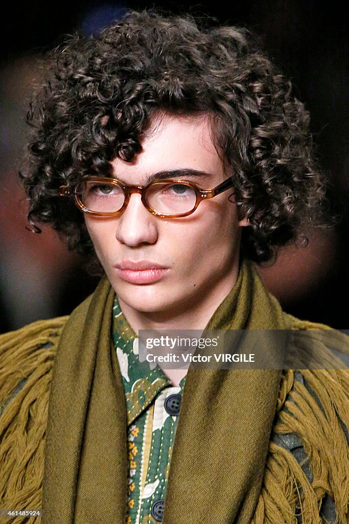 Burberry Prorsum - Mens Fall 2015 Runway - London Menswear Fashion Week