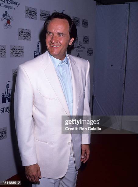 Musician Roger Miller attends the 24th Annual Academy of Country Music Awards on April 10, 1989 at Walt Disney Studios in Burbank, California.