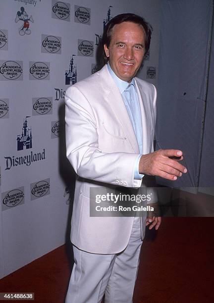 Musician Roger Miller attends the 24th Annual Academy of Country Music Awards on April 10, 1989 at Walt Disney Studios in Burbank, California.