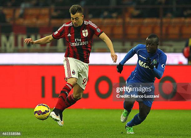 Stephan El Shaarawy of AC Milan in action during the TIM Cup match between AC Milan and US Sassuolo Calcio at Stadio Giuseppe Meazza on January 13,...