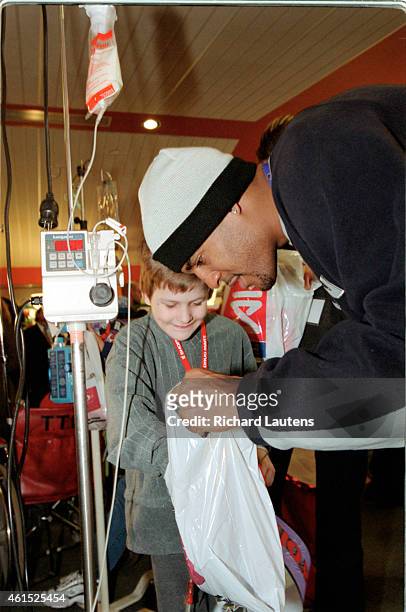 Shoppers Hoops for Kids 2001. The Raptors came out to greet the kids of Sick Kids' Hospital today. The entire raptor team along with Lincoln...