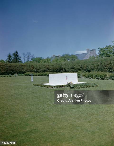 The grave of US President Franklin D. Roosevelt in Hyde Park, New York State, USA, circa 1960.