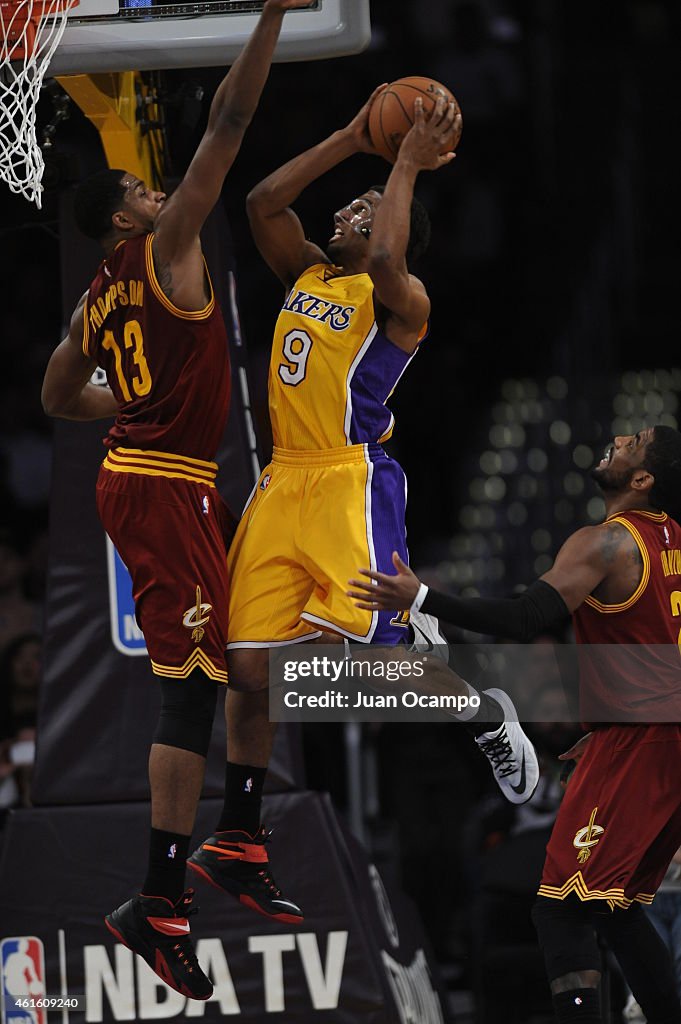 Cleveland Cavaliers v Los Angeles Lakers