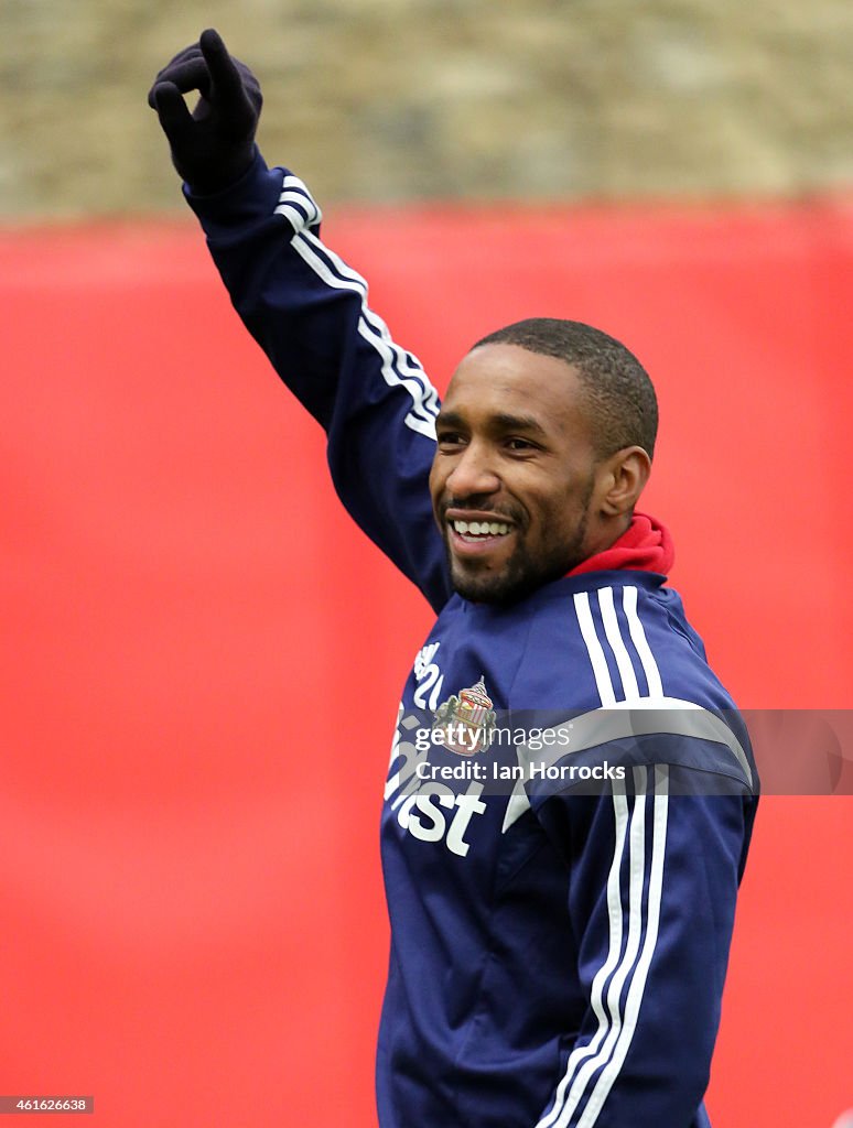 Sunderland Unveil New Signing Jermain Defoe