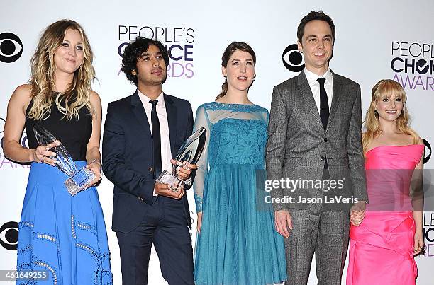 Kaley Cuoco, Kunal Nayyar, Mayim Bialik, Jim Parsons and Melissa Rauch pose in the press room at the 40th annual People's Choice Awards at Nokia...