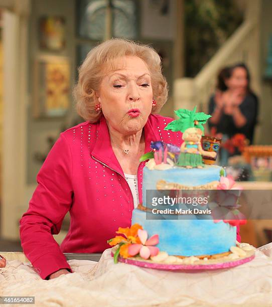 Actress Betty White poses at the celebration of her 93rd birthday on the set of "Hot in Cleveland" held at CBS Studios - Radford on January 16, 2015...