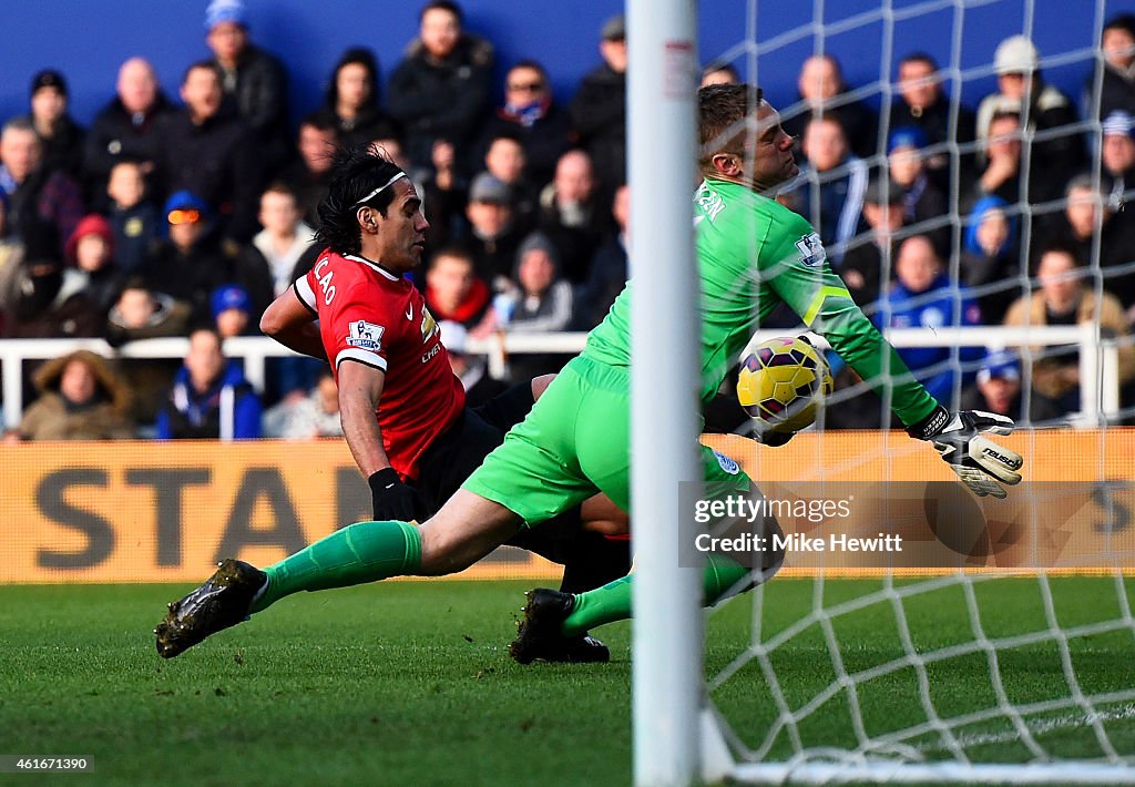 Queens Park Rangers v Manchester United - Premier League