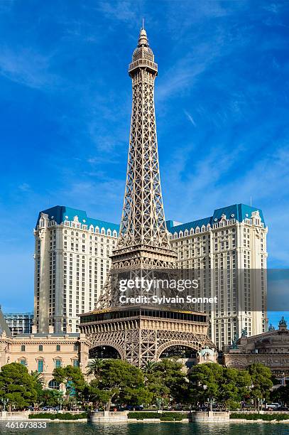 usa, nevada, paris las vegas hotel - las vegas boulevard stock pictures, royalty-free photos & images