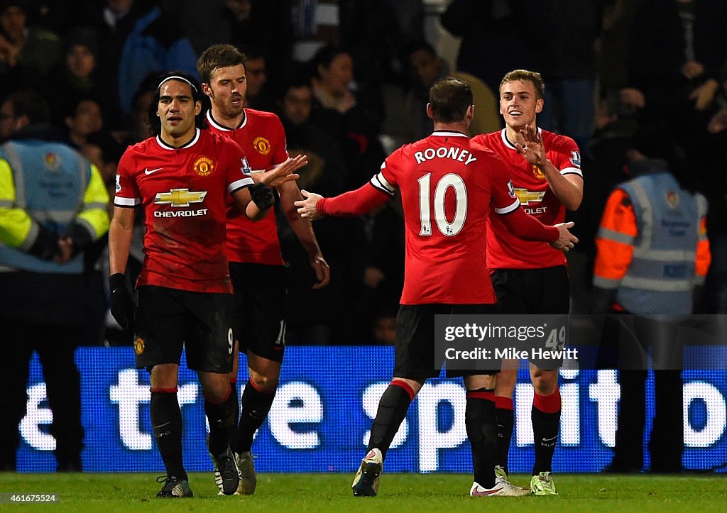 Queens Park Rangers v Manchester United - Premier League