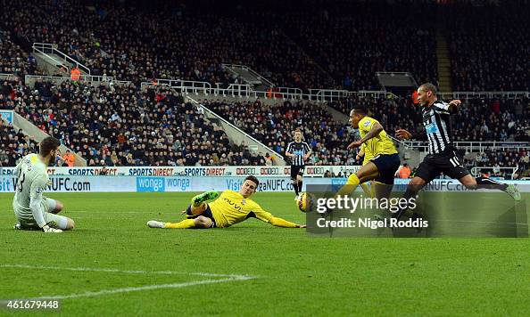 Newcastle United v Southampton - Premier League Newcastle United v Southampton - Premier League