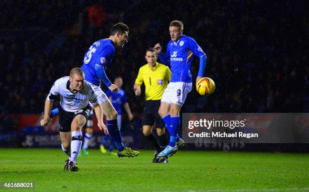 David Nugent of Leicester scores to make it 2-0 the Sky Bet Championship match between Leicester City and Derby County at The King Power Stadium on...