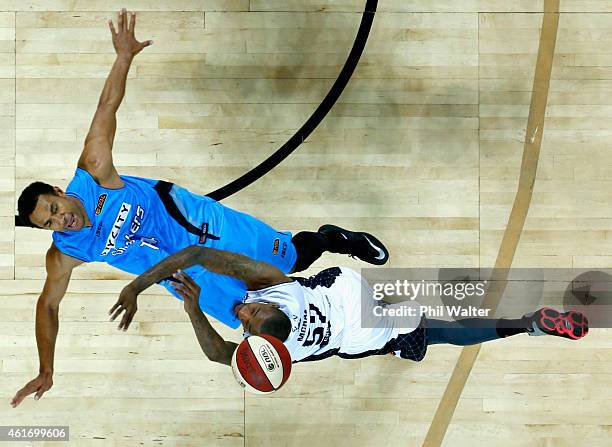 Jordan McRae of Melbourne United collides with Mika Vukona of the NZ Breakers during the round 15 NBL match between the New Zealand Breakers and...